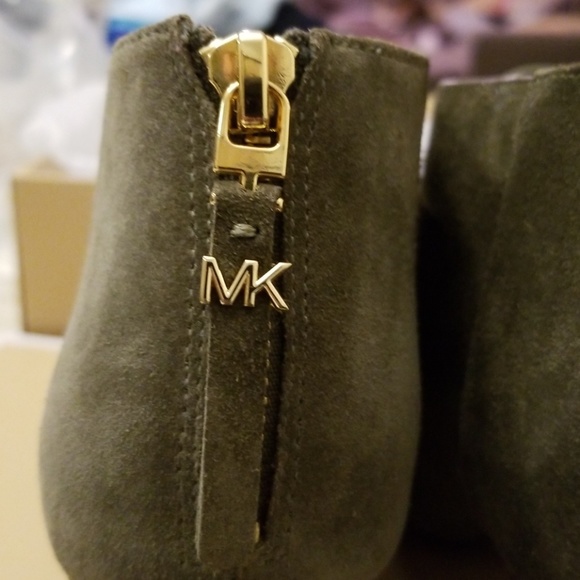MICHAEL KORS Elsie Mid Stack Heel Booties - Picture 3 of 4